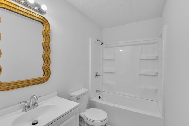 2243 Golden Leaf Lane, Columbus, OH 43223