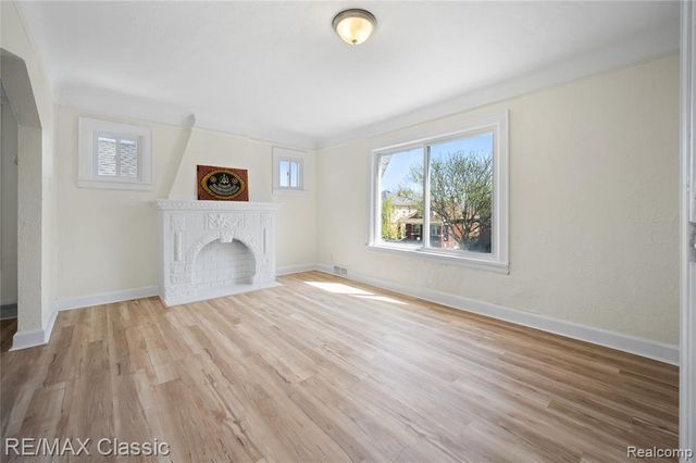 7239 Barrie Street, Dearborn, MI 48126