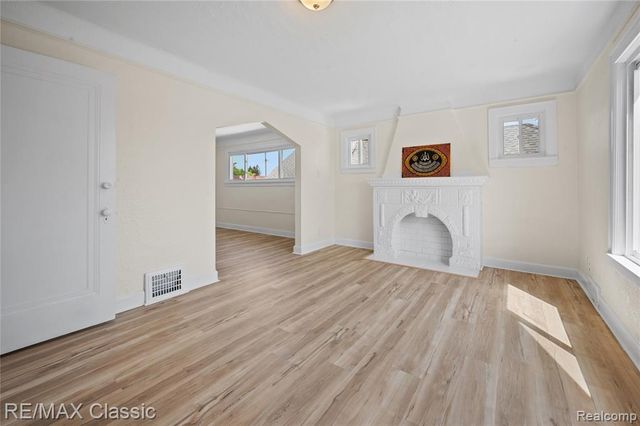 7239 Barrie Street, Dearborn, MI 48126