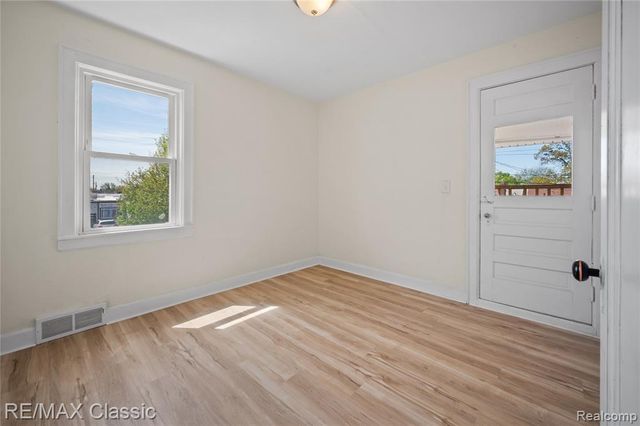 7239 Barrie Street, Dearborn, MI 48126