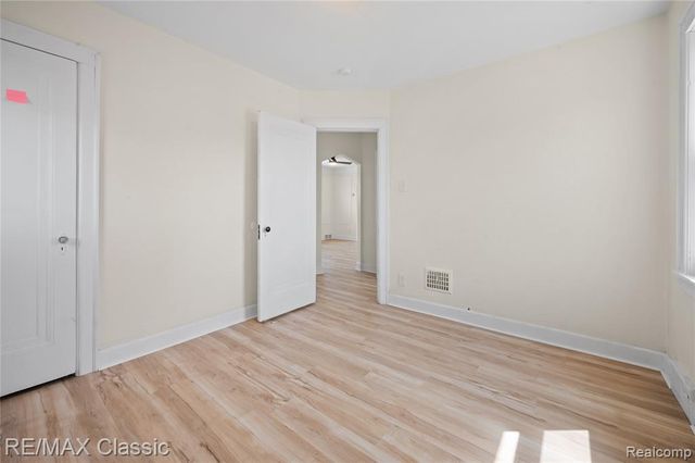 7239 Barrie Street, Dearborn, MI 48126