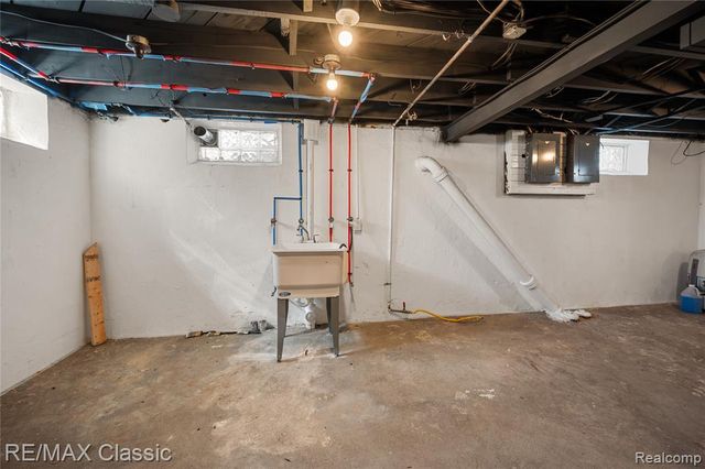 7239 Barrie Street, Dearborn, MI 48126