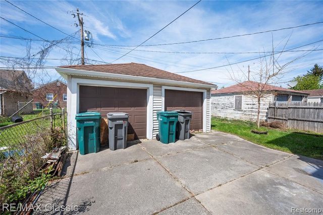 7239 Barrie Street, Dearborn, MI 48126