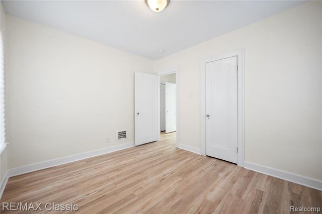 7239 Barrie Street, Dearborn, MI 48126