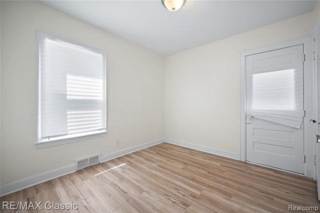 7239 Barrie Street, Dearborn, MI 48126