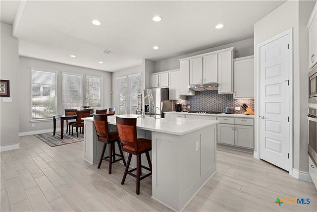 477 Vamanos, Boerne, TX 78006