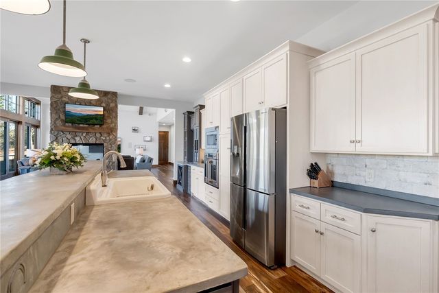 307 Shore Vista Trail, Six Mile, SC 29682