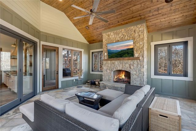 307 Shore Vista Trail, Six Mile, SC 29682