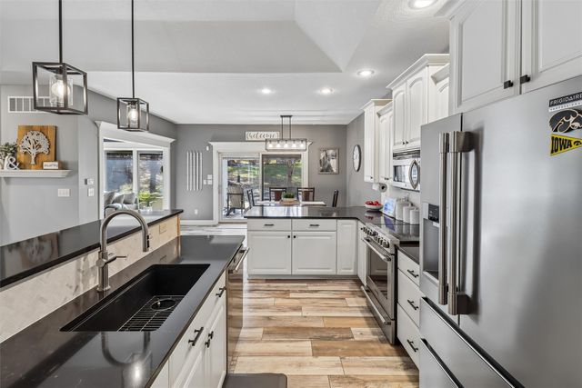 703 W Orchard Avenue, Indianola, IA 50125