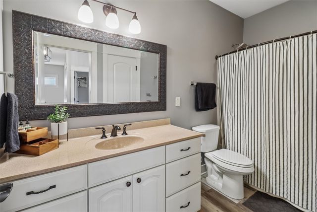 703 W Orchard Avenue, Indianola, IA 50125