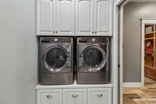 703 W Orchard Avenue, Indianola, IA 50125