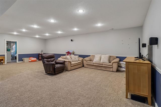 703 W Orchard Avenue, Indianola, IA 50125