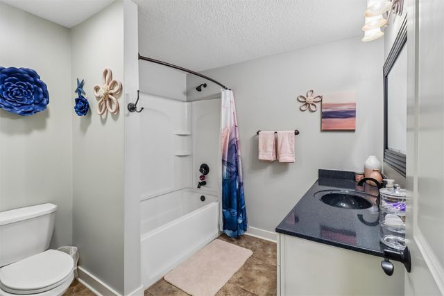 703 W Orchard Avenue, Indianola, IA 50125