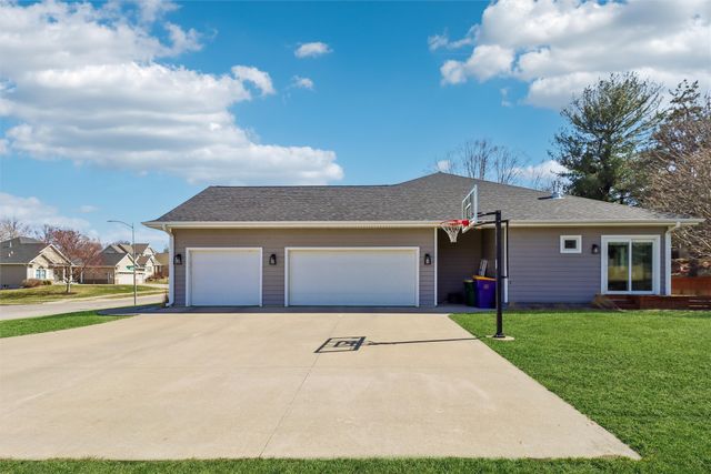 703 W Orchard Avenue, Indianola, IA 50125