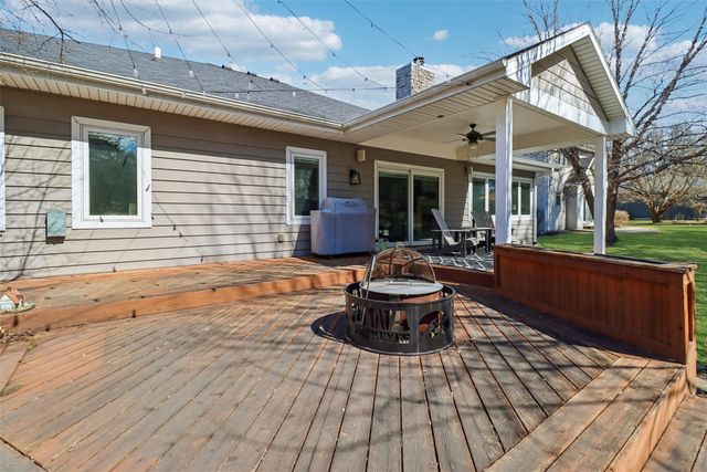 703 W Orchard Avenue, Indianola, IA 50125