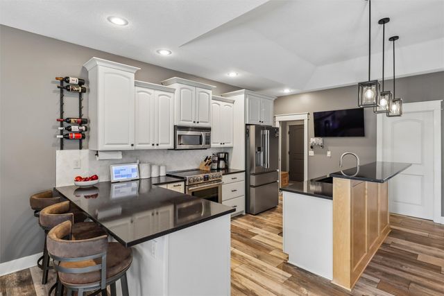 703 W Orchard Avenue, Indianola, IA 50125