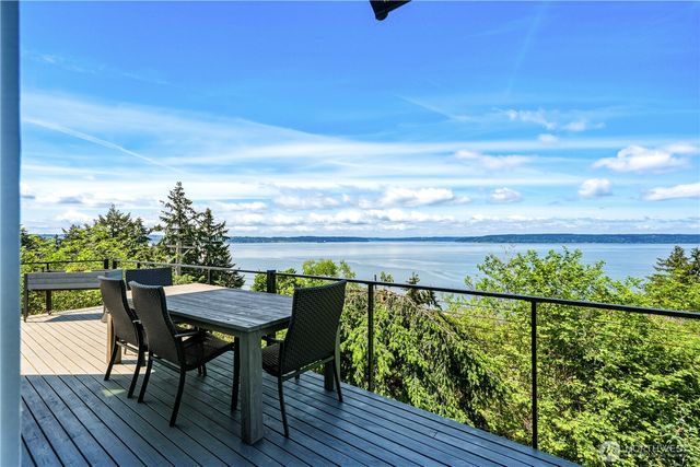 5802 Upland Terrace NE, Tacoma, WA 98422