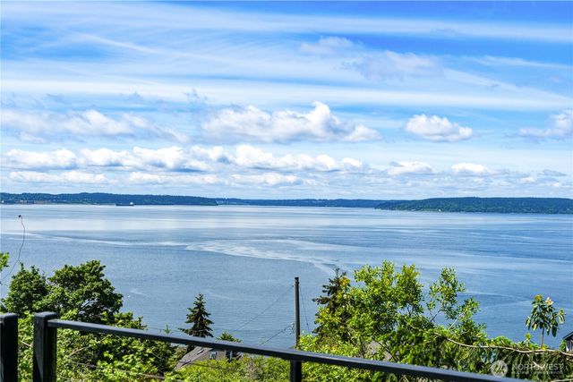 5802 Upland Terrace NE, Tacoma, WA 98422