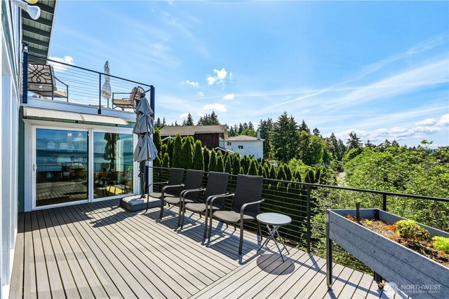 5802 Upland Terrace NE, Tacoma, WA 98422