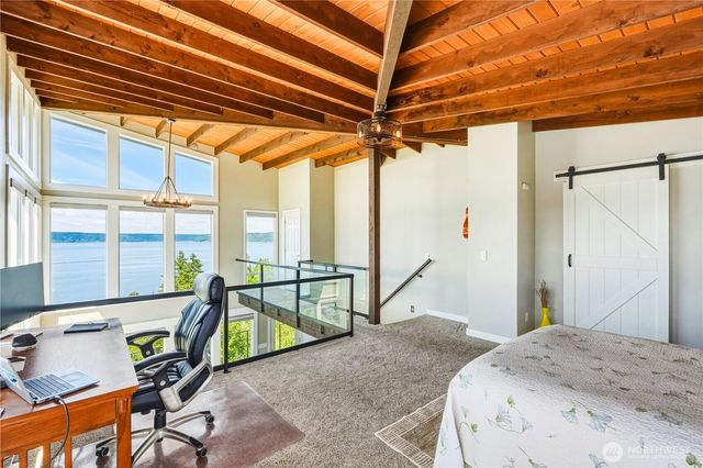 5802 Upland Terrace NE, Tacoma, WA 98422