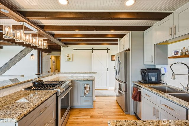 5802 Upland Terrace NE, Tacoma, WA 98422