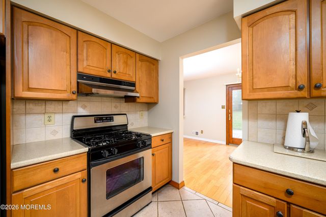 48 Starlight Road, Howell, NJ 07731