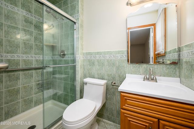 48 Starlight Road, Howell, NJ 07731