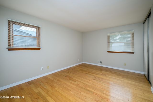 48 Starlight Road, Howell, NJ 07731