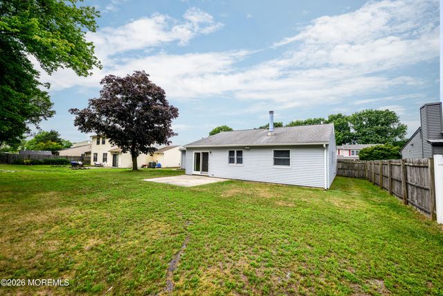 48 Starlight Road, Howell, NJ 07731