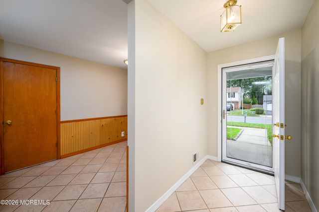 48 Starlight Road, Howell, NJ 07731