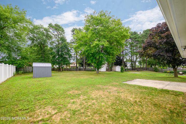 48 Starlight Road, Howell, NJ 07731