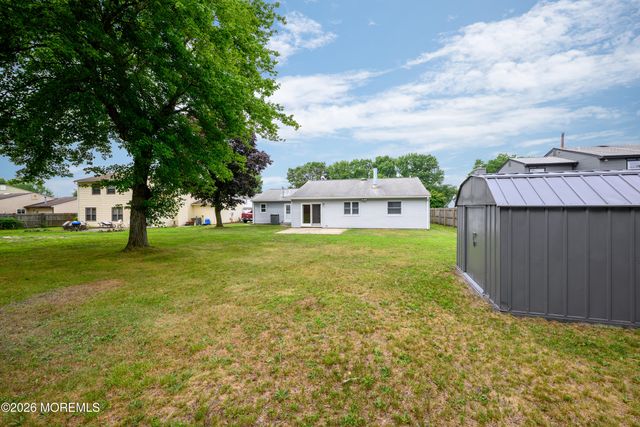 48 Starlight Road, Howell, NJ 07731