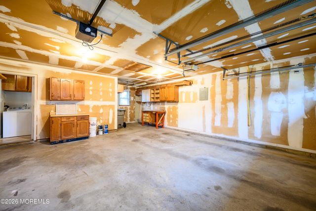 48 Starlight Road, Howell, NJ 07731