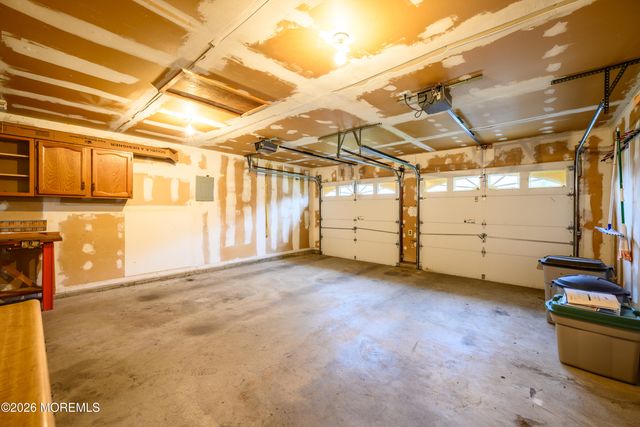 48 Starlight Road, Howell, NJ 07731