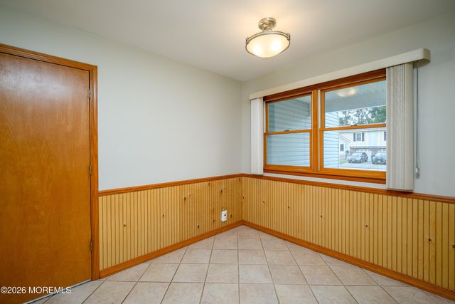 48 Starlight Road, Howell, NJ 07731