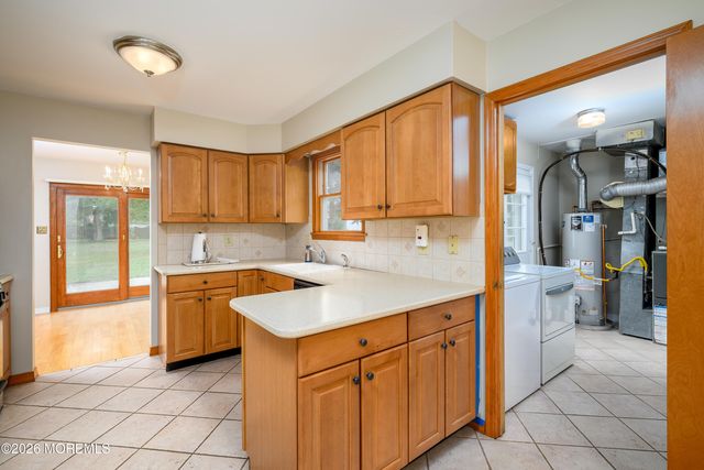 48 Starlight Road, Howell, NJ 07731
