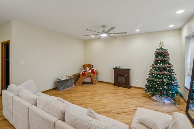 5014 S Prairie Avenue 1, Chicago, IL 60615