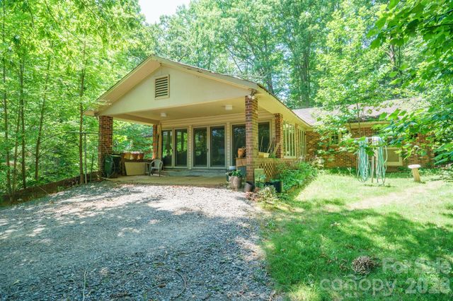 1729 Brentwood Drive, Newton, NC 28658
