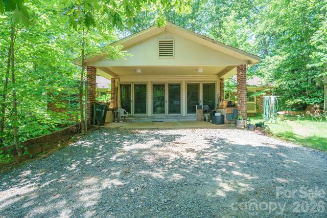 1729 Brentwood Drive, Newton, NC 28658