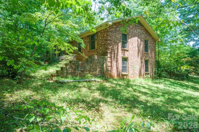 1729 Brentwood Drive, Newton, NC 28658