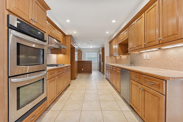 3625 Lowson Boulevard, Delray Beach, FL 33445