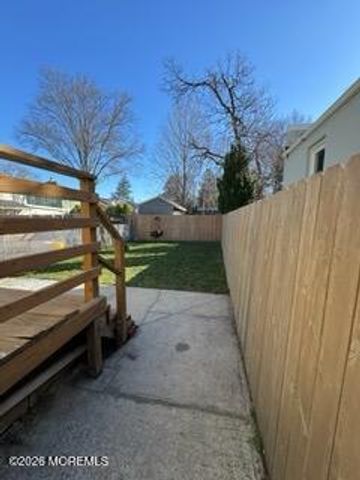 24 Newkirk Avenue, Hamilton, NJ 08629