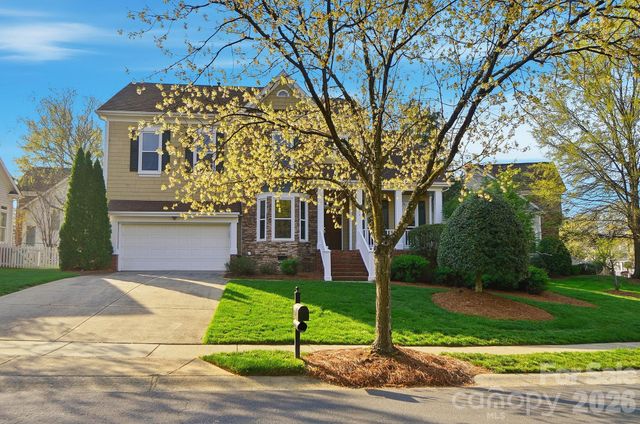 8044 Hawk Crest Court, Charlotte, NC 28270