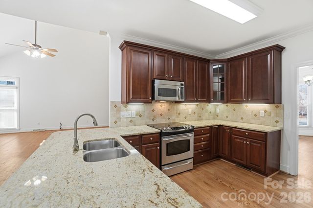 8044 Hawk Crest Court, Charlotte, NC 28270