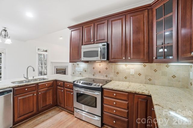 8044 Hawk Crest Court, Charlotte, NC 28270