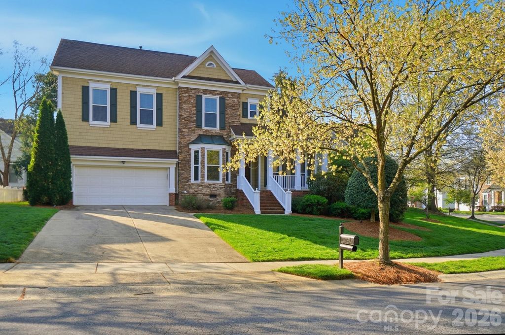 8044 Hawk Crest Court, Charlotte, NC 28270