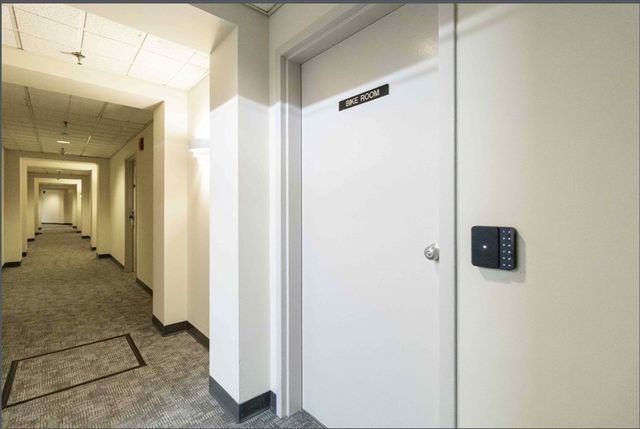 133 Commander Shea Blvd 219, Quincy, MA 02171