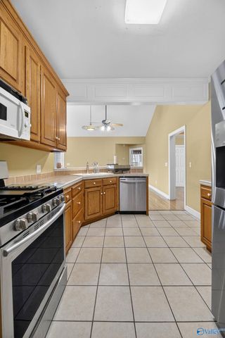 511 Tahoe Trail, Albertville, AL 35950