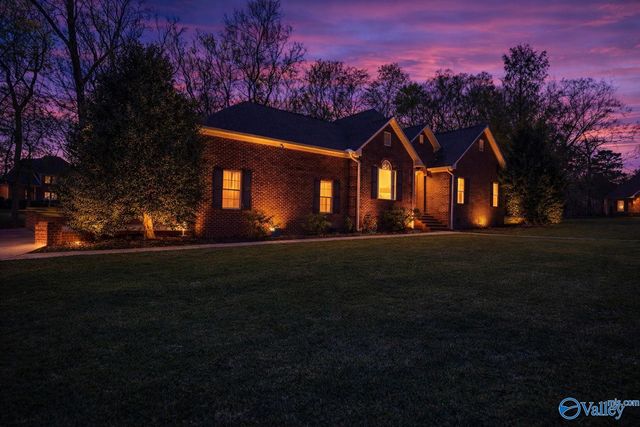 511 Tahoe Trail, Albertville, AL 35950