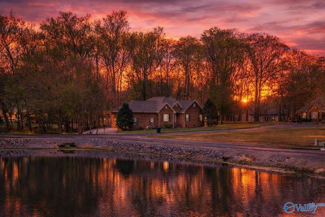 511 Tahoe Trail, Albertville, AL 35950